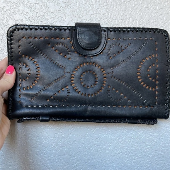 CLEOBELLA Anthropologie Cut-Out Black Leather Boho Clutch - Picture 5 of 11